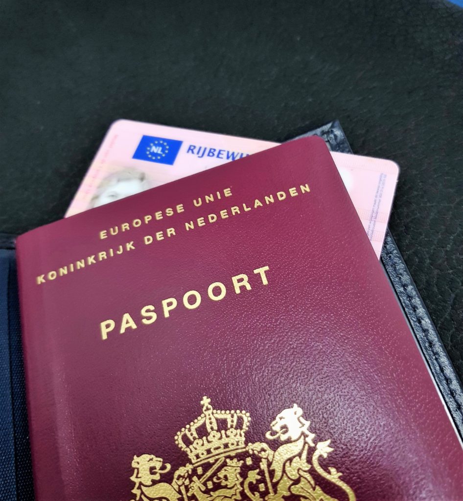Pasklare foto's en portretten door Pasfoto Laren voor rijbewijs, paspoort, sociale media